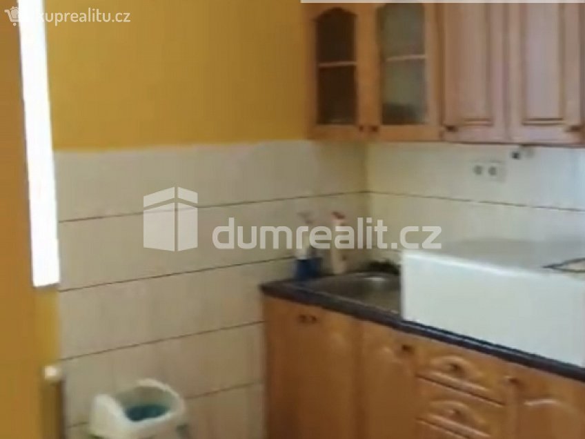 Pronájem bytu 2+1 60 m^2 Pilská, Praha 14 