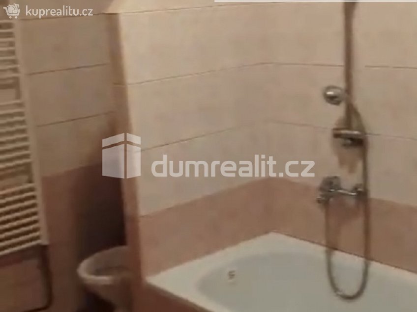 Pronájem bytu 2+1 60 m^2 Pilská, Praha 14 