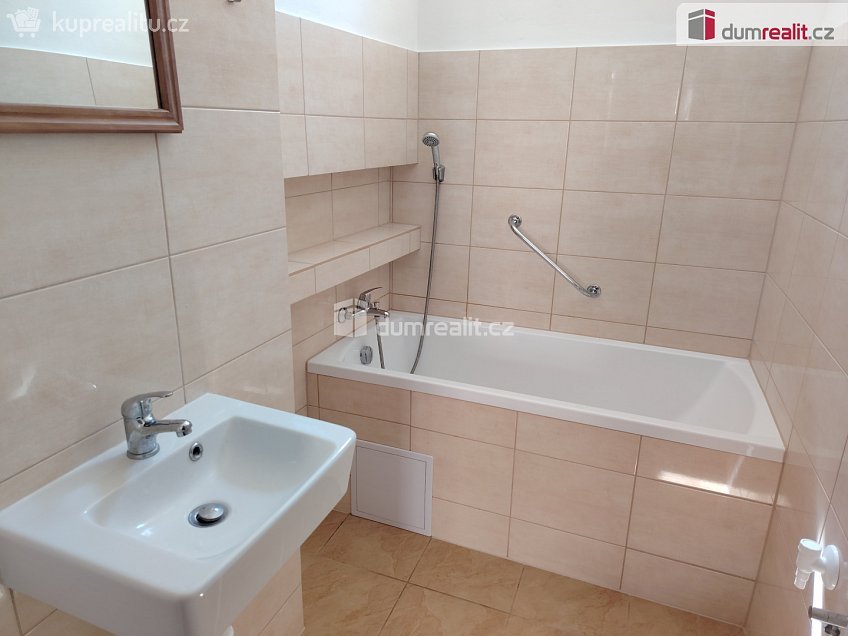 Pronájem bytu 3+1 106 m^2 Purkyňova, Děčín 