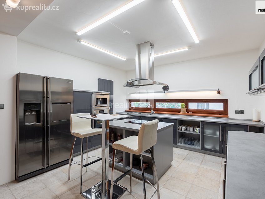 Prodej  rodinného domu 432 m^2 K Hájku, Praha-Královice 