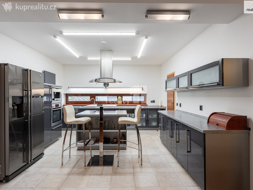 Prodej  rodinného domu 432 m^2 K Hájku, Praha-Královice 