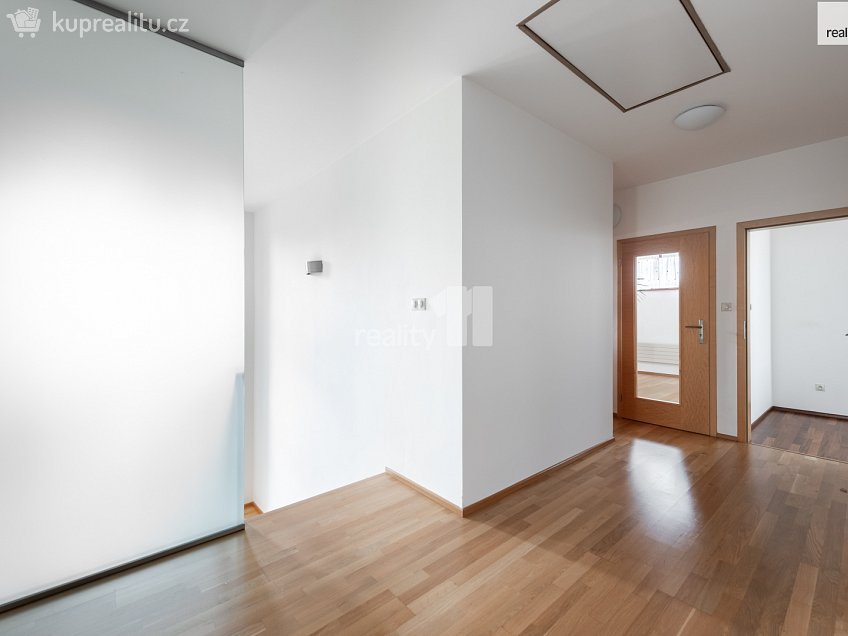 Prodej  rodinného domu 432 m^2 K Hájku, Praha-Královice 