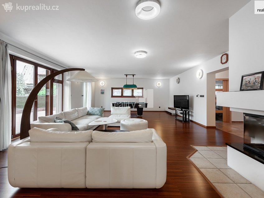 Prodej  rodinného domu 432 m^2 K Hájku, Praha-Královice 