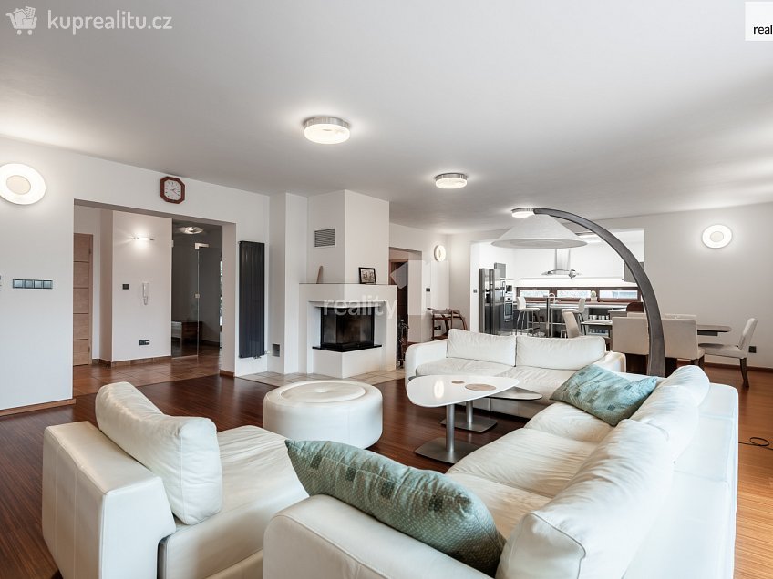 Prodej  rodinného domu 432 m^2 K Hájku, Praha-Královice 