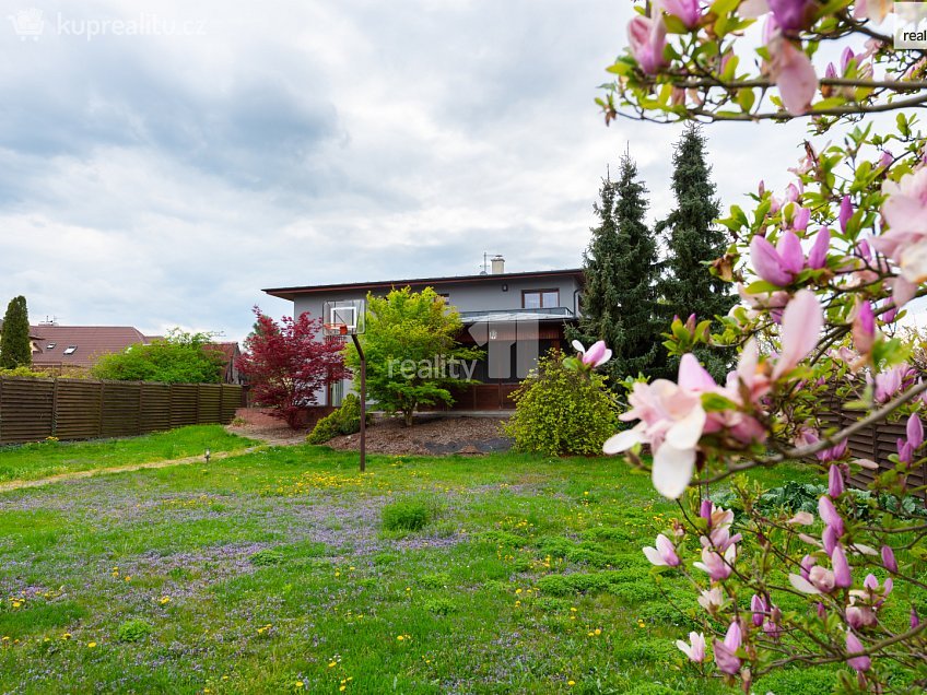 Prodej  rodinného domu 432 m^2 K Hájku, Praha-Královice 