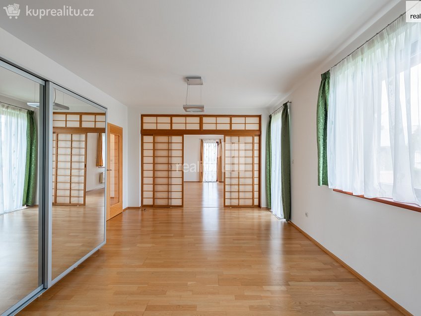 Prodej  rodinného domu 432 m^2 K Hájku, Praha-Královice 