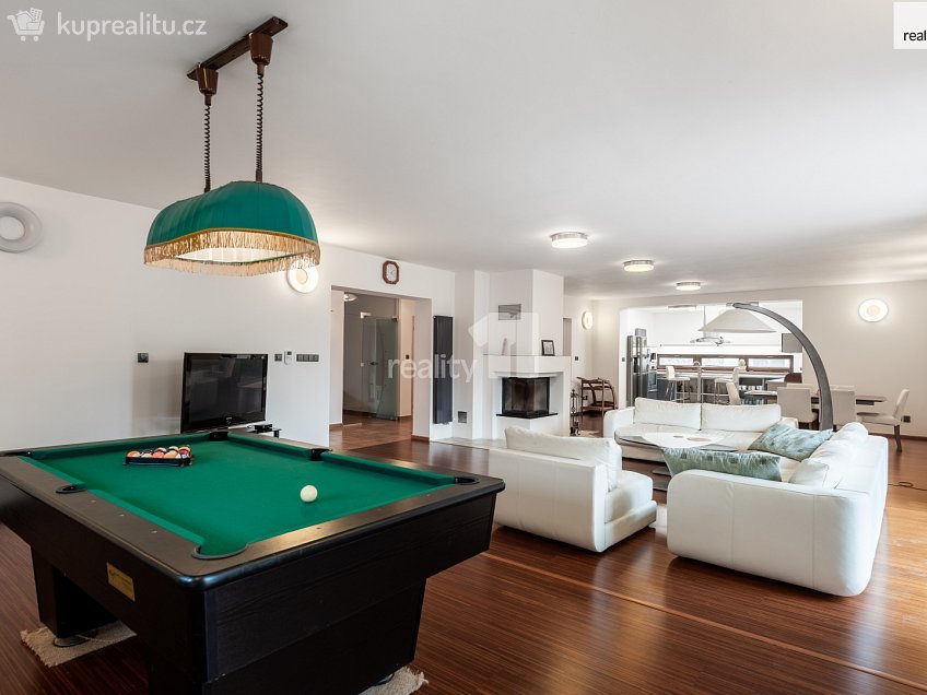 Prodej  rodinného domu 432 m^2 K Hájku, Praha-Královice 