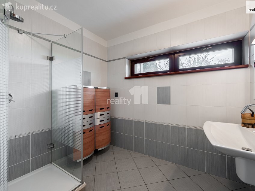 Prodej  rodinného domu 432 m^2 K Hájku, Praha-Královice 