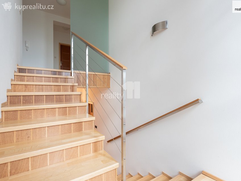 Prodej  rodinného domu 432 m^2 K Hájku, Praha-Královice 