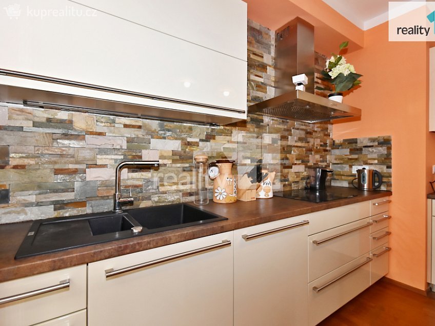 Prodej bytu 4+kk 93 m^2 Nademlejnská, Praha 9 