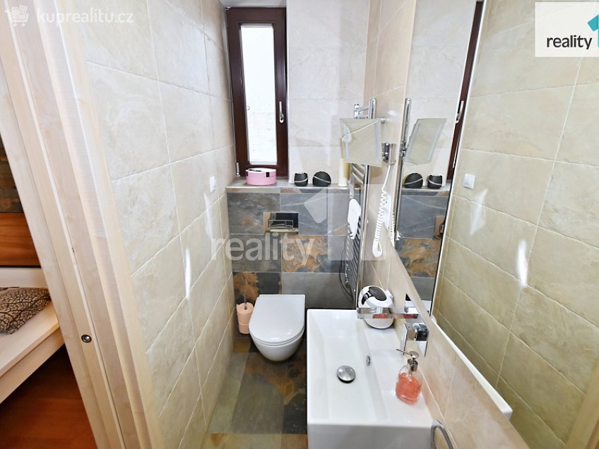 Prodej bytu 4+kk 93 m^2 Nademlejnská, Praha 9 