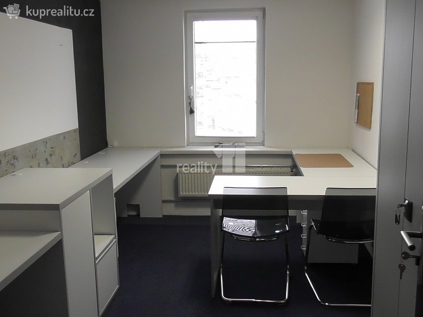 Pronájem  kanceláře 19 m^2 Sokolovská, Ostrava 