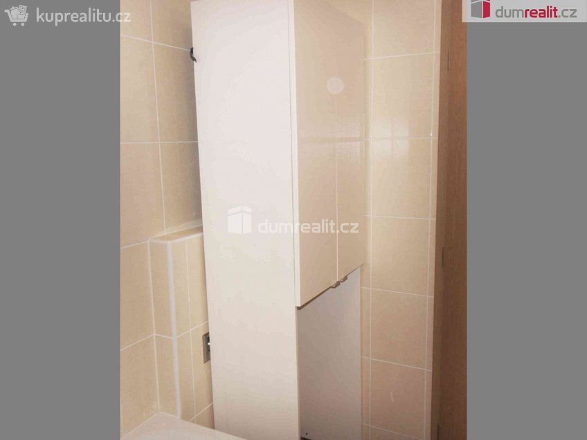 Pronájem bytu 2+kk 88 m^2 Vorařská, Praha 12 