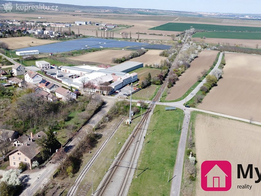 Prodej  stavebního pozemku 3425 m^2 Šatov, Šatov 