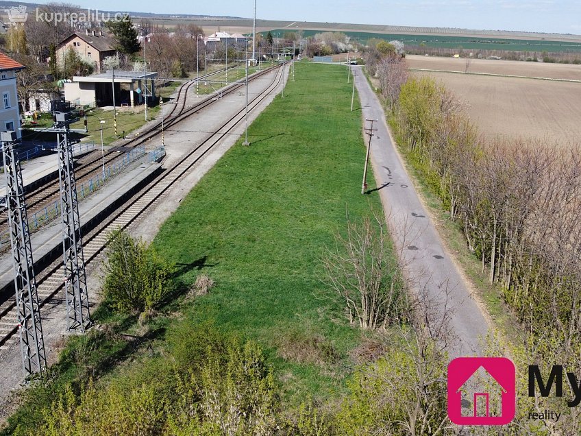 Prodej  stavebního pozemku 3425 m^2 Šatov, Šatov 