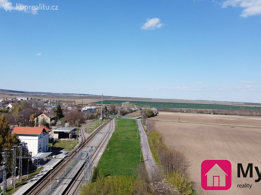 Prodej  stavebního pozemku 3425 m^2 Šatov, Šatov 