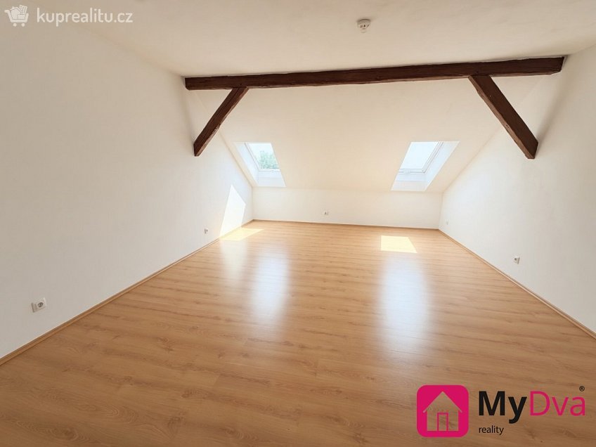 Pronájem bytu 1+kk 28 m^2 Veselá, Znojmo 