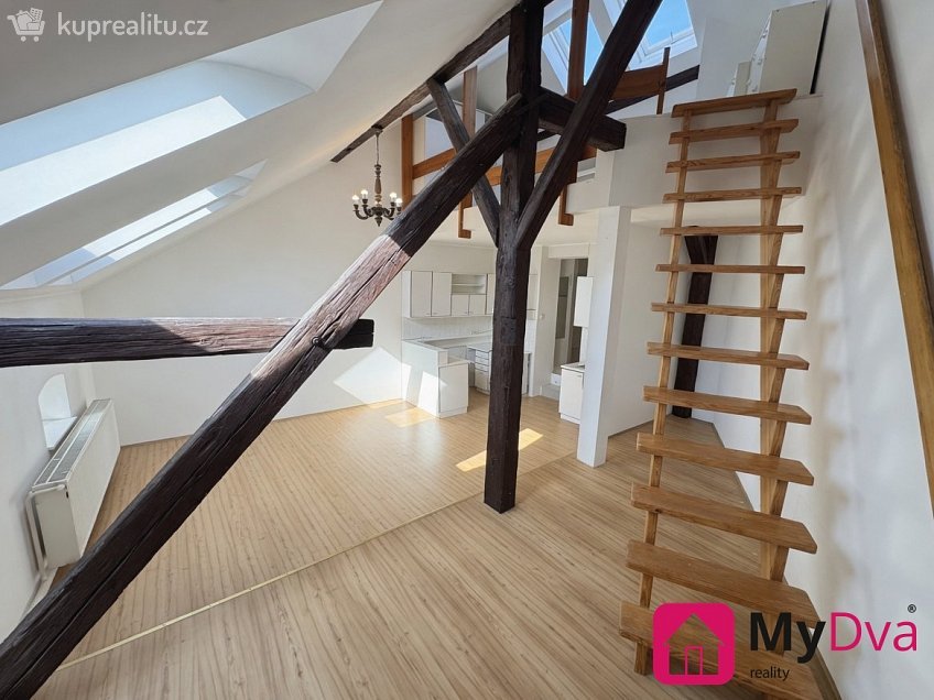 Pronájem bytu 2+kk 47 m^2 Čermákova, Znojmo 