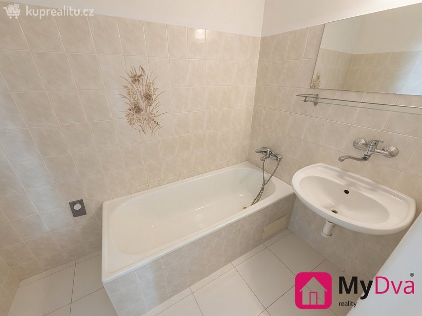 Pronájem bytu 2+kk 47 m^2 Čermákova, Znojmo 