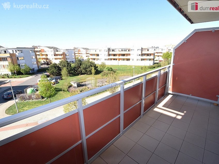 Pronájem bytu 1+kk 30 m^2 Federova, Praha 14 