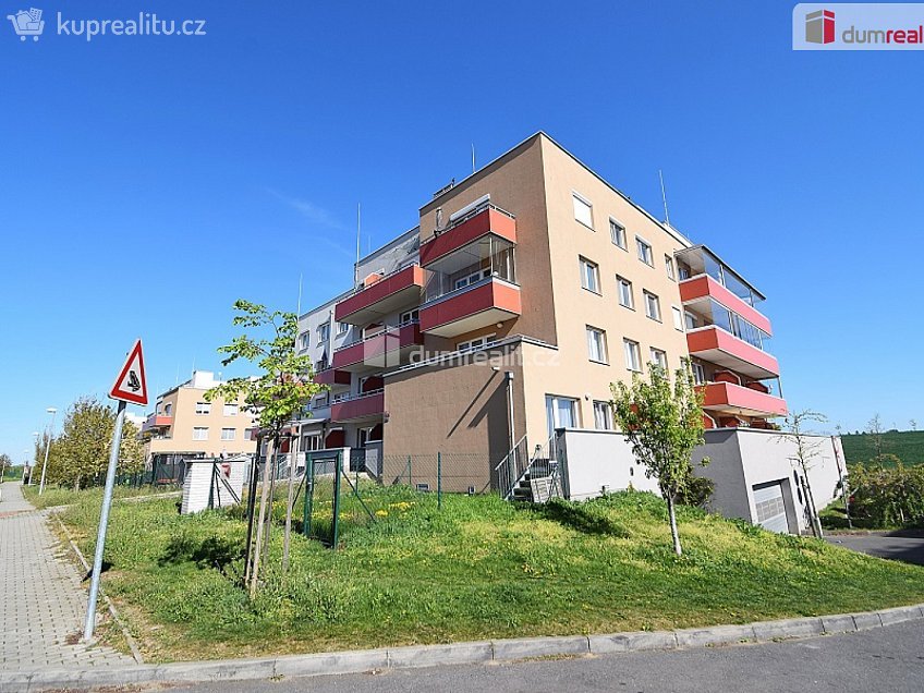 Pronájem bytu 1+kk 30 m^2 Federova, Praha 14 