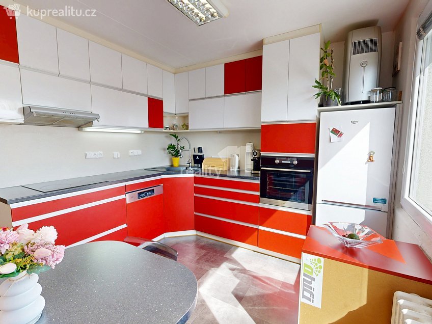 Pronájem bytu 3+1 64 m^2 Husova, Havlíčkův Brod 