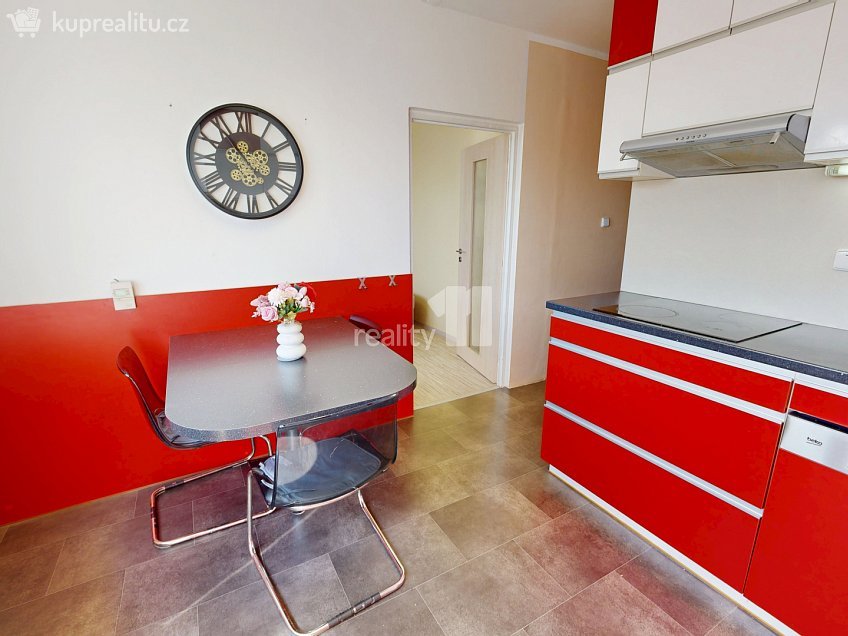 Pronájem bytu 3+1 64 m^2 Husova, Havlíčkův Brod 