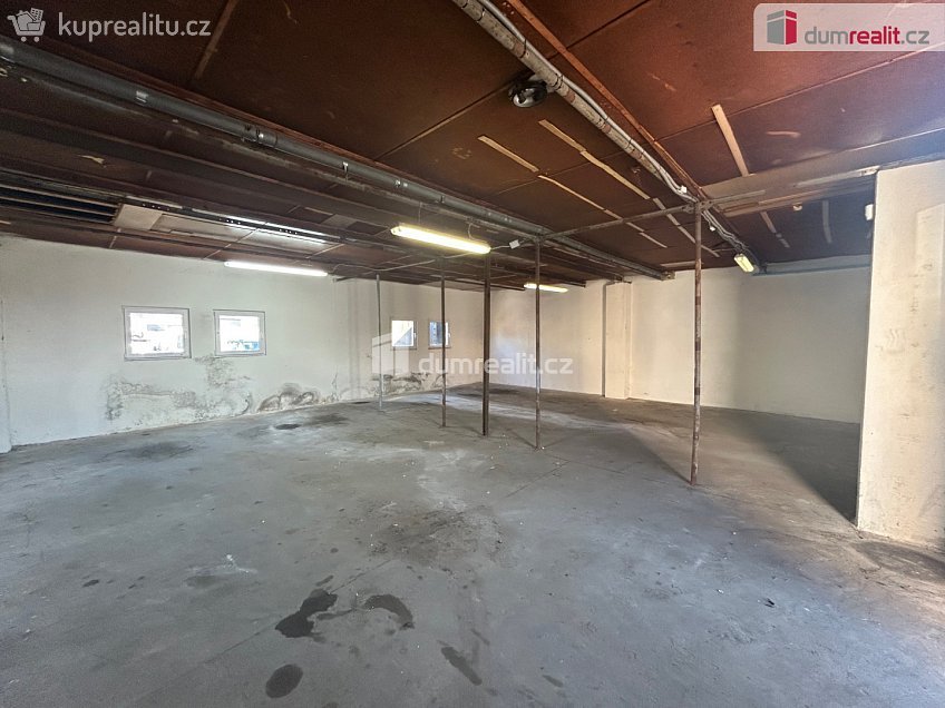 Pronájem  skladu 90 m^2 Skladištní, Poděbrady 