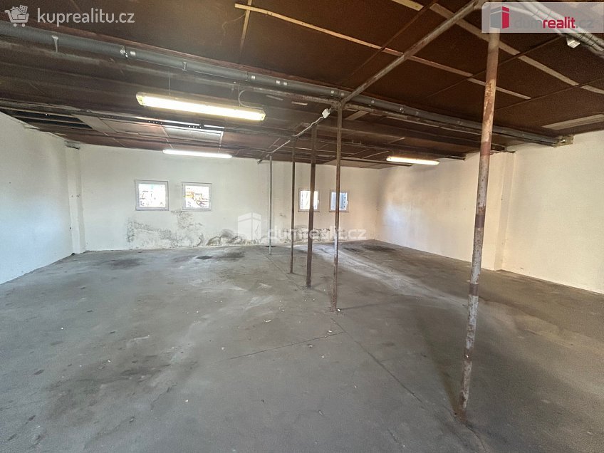 Pronájem  skladu 90 m^2 Skladištní, Poděbrady 