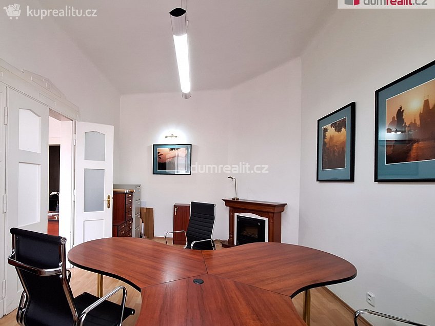 Pronájem  kanceláře 51 m^2 Bubenečská, Praha 6 