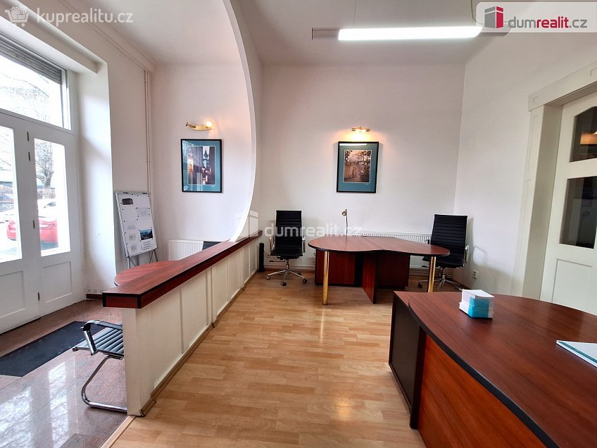 Pronájem  kanceláře 51 m^2 Bubenečská, Praha 6 