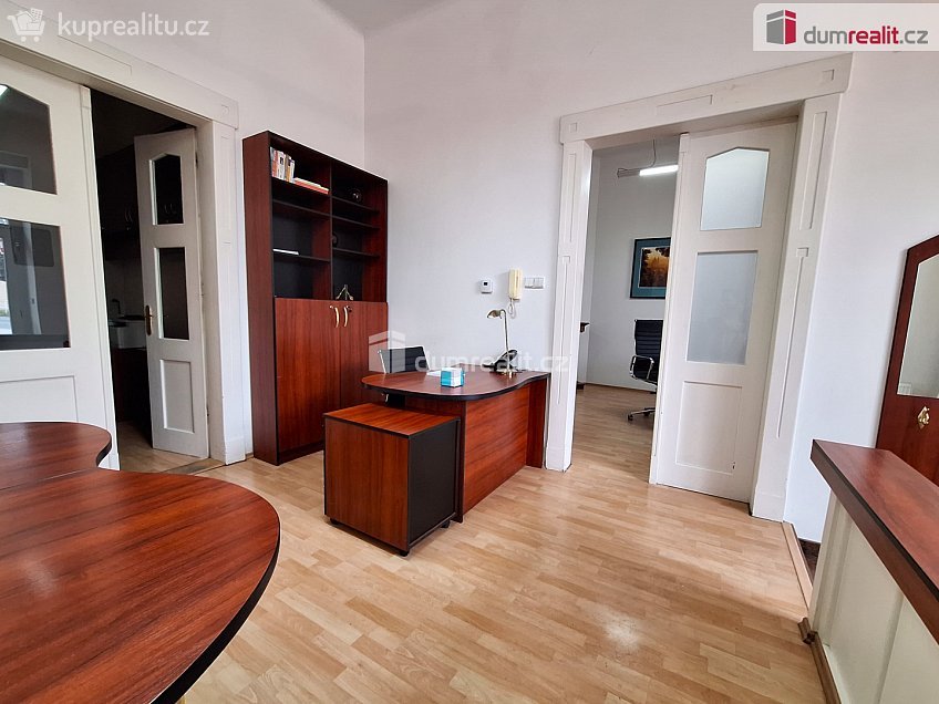 Pronájem  kanceláře 51 m^2 Bubenečská, Praha 6 