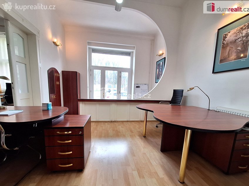 Pronájem  kanceláře 51 m^2 Bubenečská, Praha 6 