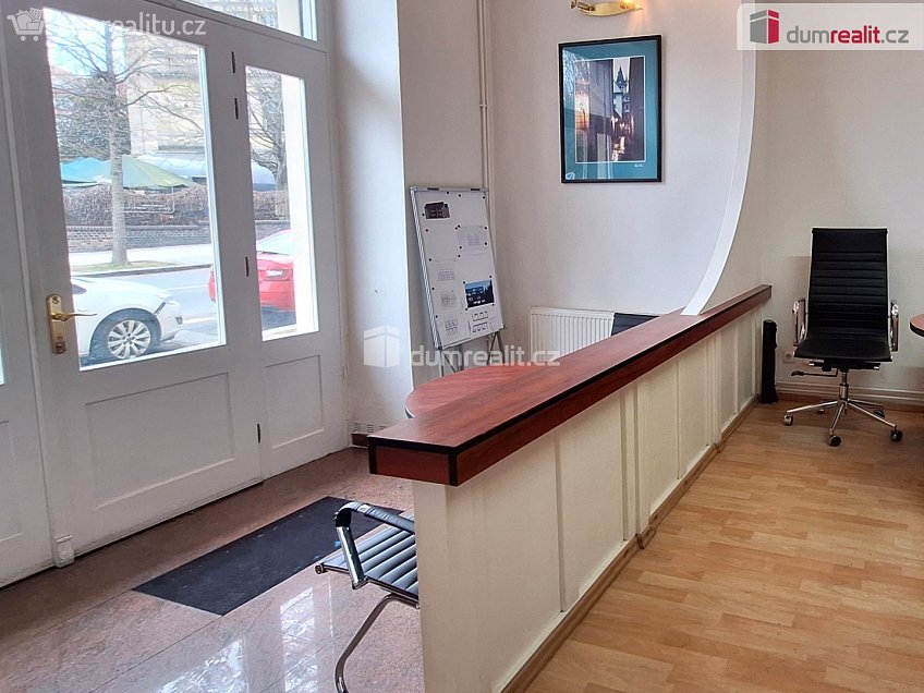 Pronájem  kanceláře 51 m^2 Bubenečská, Praha 6 