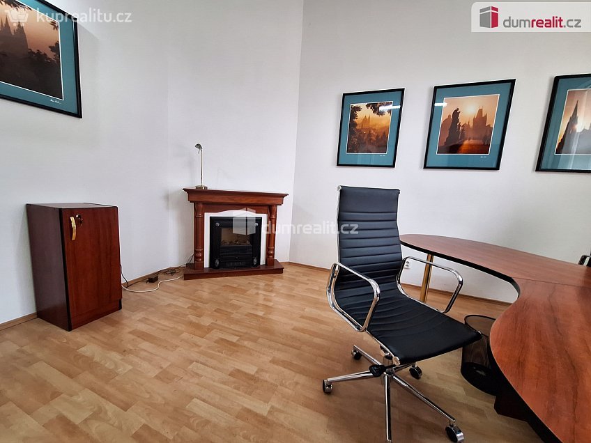 Pronájem  kanceláře 51 m^2 Bubenečská, Praha 6 
