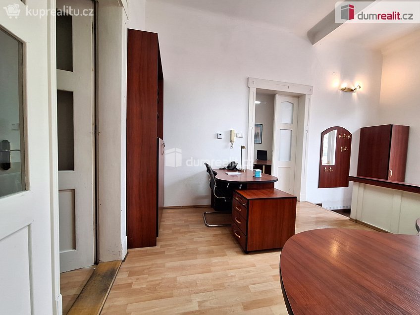 Pronájem  kanceláře 51 m^2 Bubenečská, Praha 6 