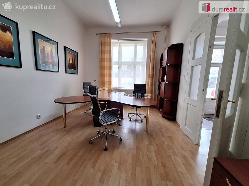 Pronájem  kanceláře 51 m^2 Bubenečská, Praha 6 