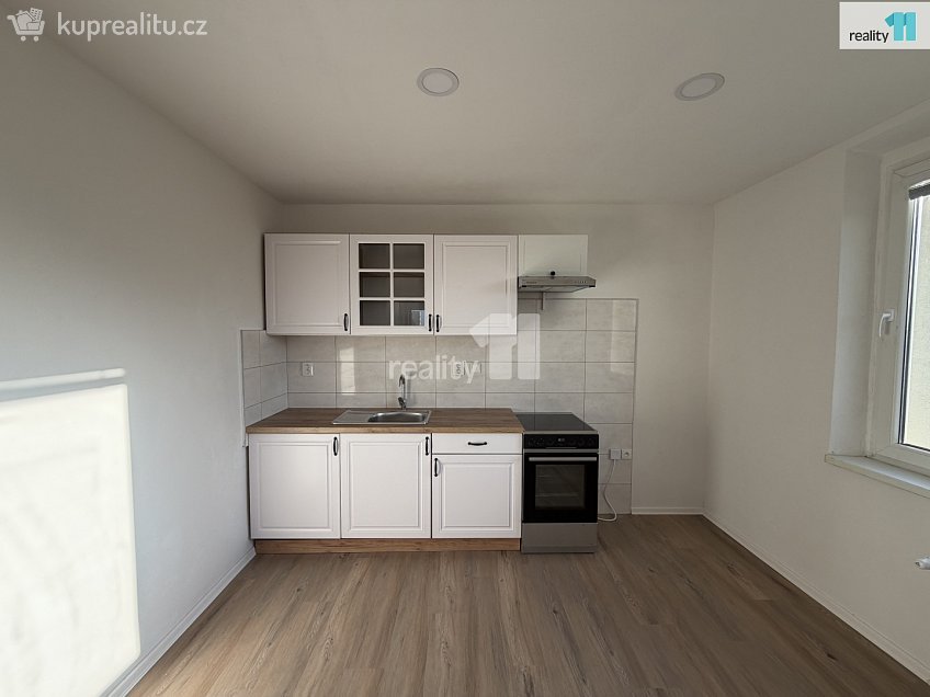 Pronájem bytu 2+1 60 m^2 Železničářská, Česká Lípa 