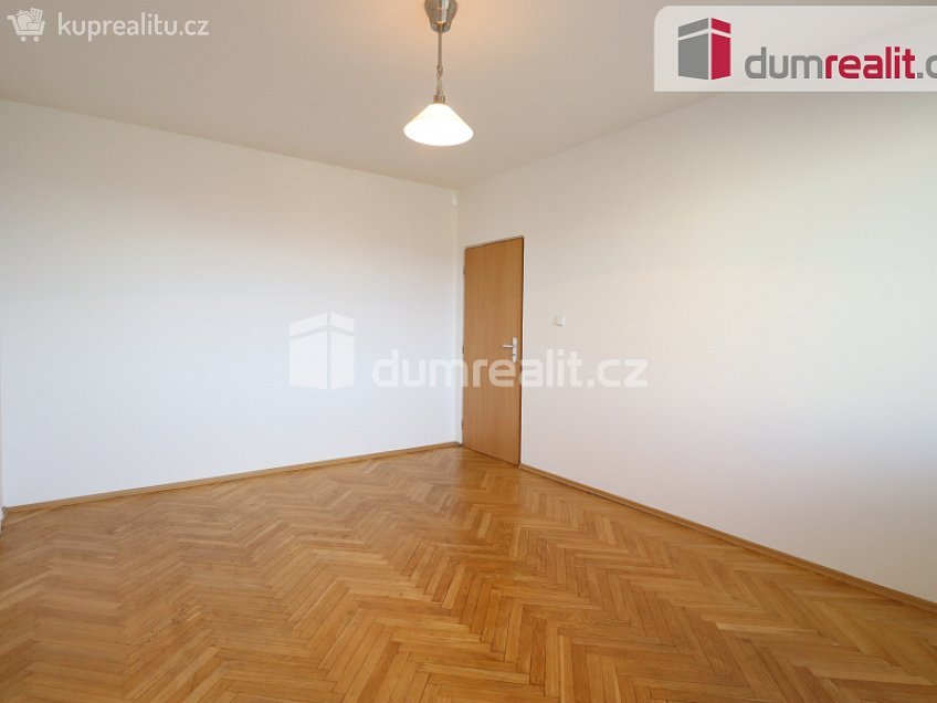 Pronájem bytu 3+1 76 m^2 Jungmannova, Ostrov 