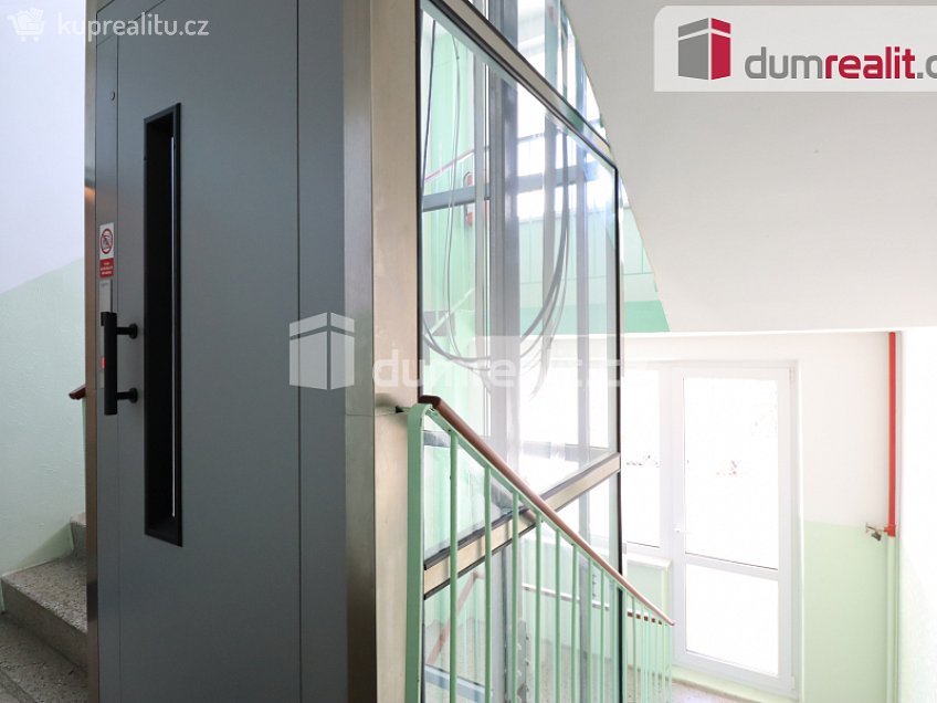 Pronájem bytu 3+1 76 m^2 Jungmannova, Ostrov 