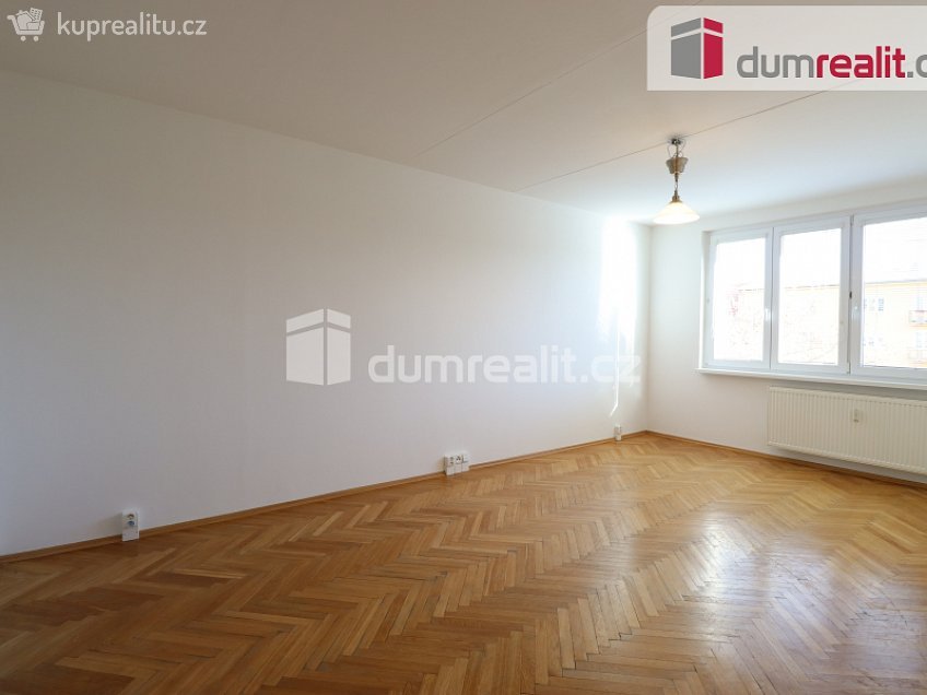 Pronájem bytu 3+1 76 m^2 Jungmannova, Ostrov 