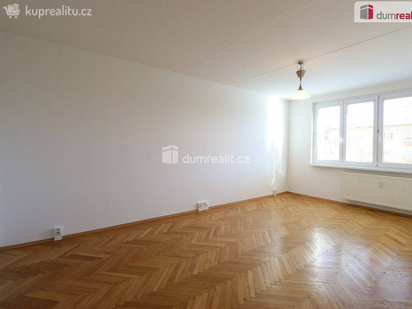 Pronájem bytu 3+1 76 m^2 Jungmannova, Ostrov 