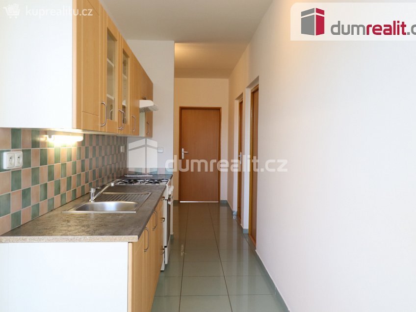 Pronájem bytu 3+1 76 m^2 Jungmannova, Ostrov 