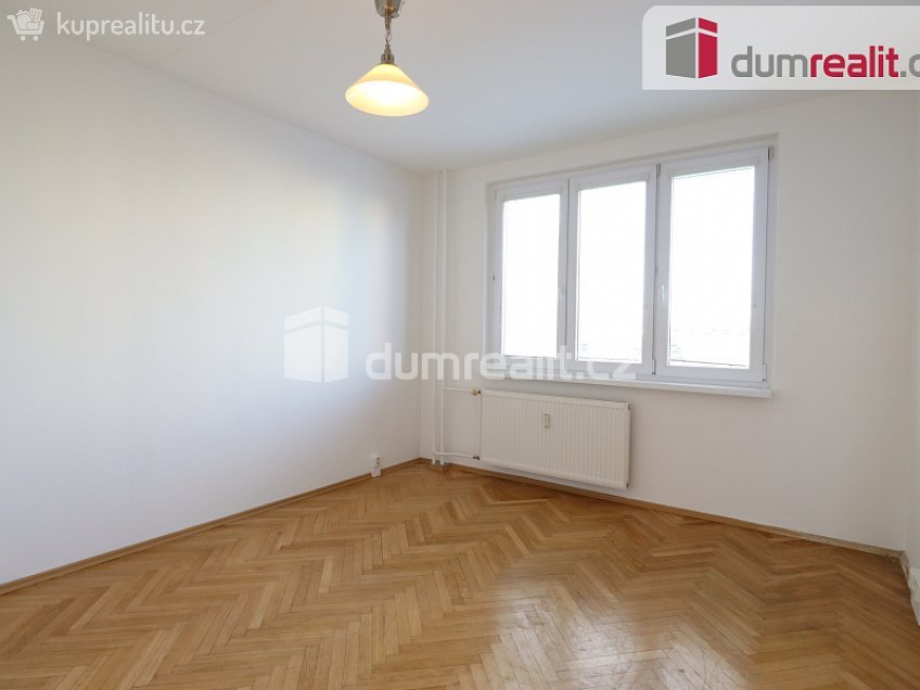 Pronájem bytu 3+1 76 m^2 Jungmannova, Ostrov 