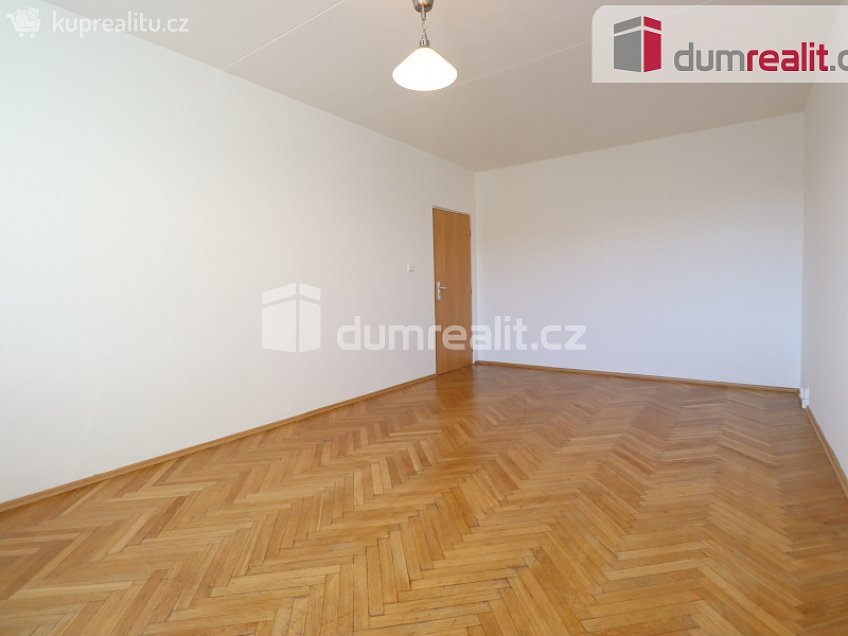 Pronájem bytu 3+1 76 m^2 Jungmannova, Ostrov 