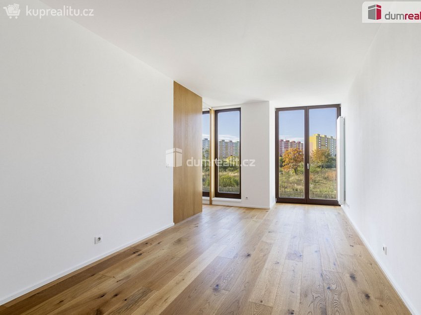 Prodej  rodinného domu 378 m^2 V Hrobech, Praha-Libuš 