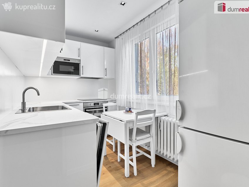 Prodej bytu 3+1 67 m^2 Brigádníků, Karlovy Vary 