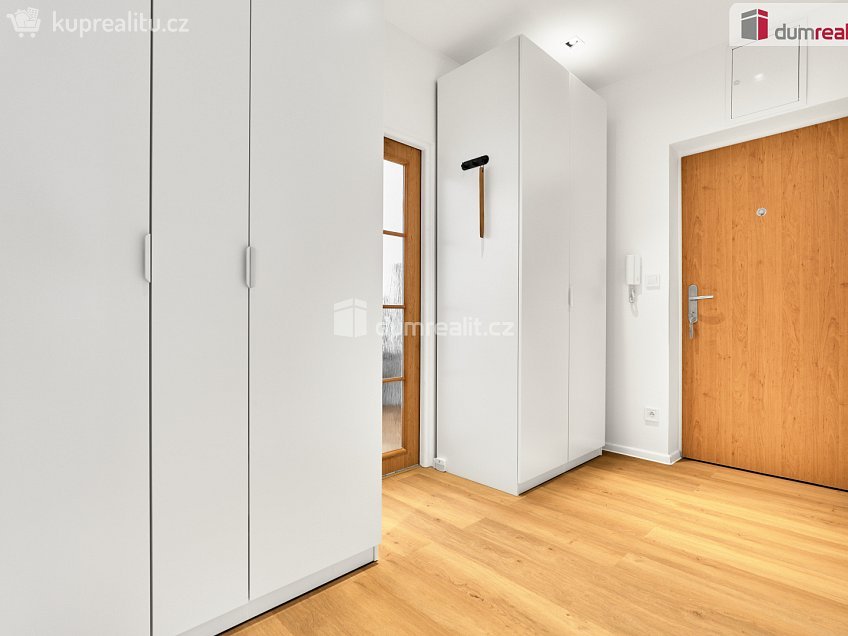 Prodej bytu 3+1 67 m^2 Brigádníků, Karlovy Vary 