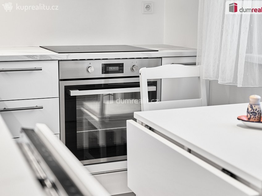 Prodej bytu 3+1 67 m^2 Brigádníků, Karlovy Vary 