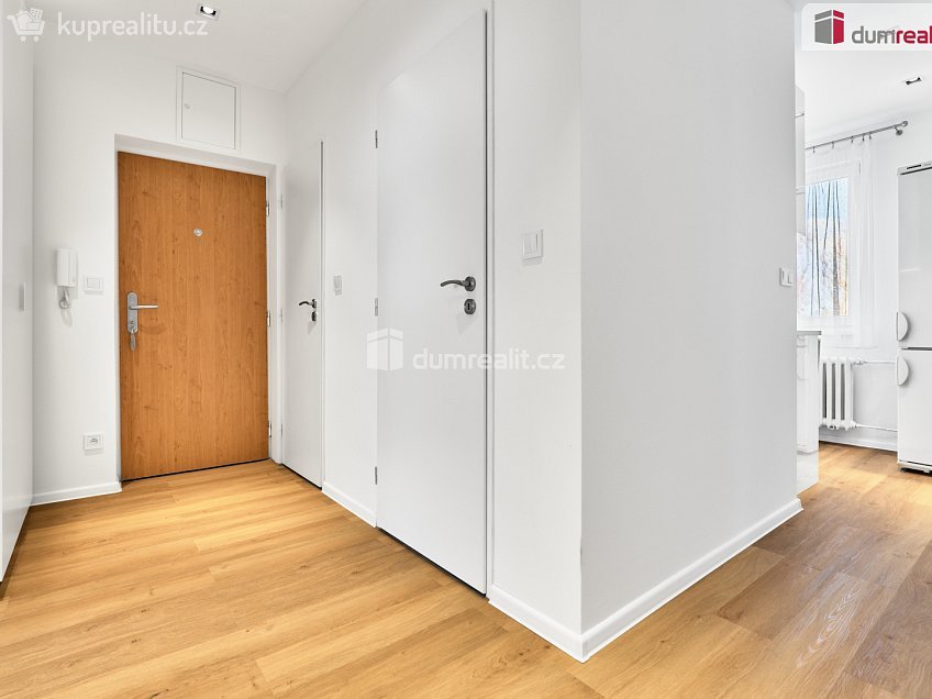 Prodej bytu 3+1 67 m^2 Brigádníků, Karlovy Vary 